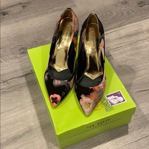 Ted Baker floral print pumps